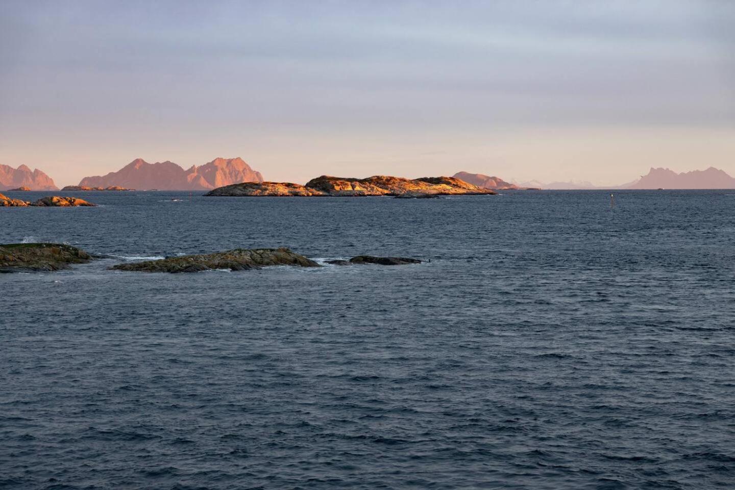 Leilighet Med Fantastisk Utsikt เฮนนิงวาสร์ ภายนอก รูปภาพ